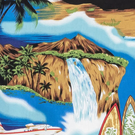 Nahaufnahme Strandhemd: Bergsilhouette, Wasserfall und tropische Pflanzen im Print