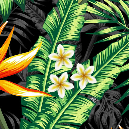 Tropenhemd-Detail: weiße Blüten zwischen grünem Palmenlaub