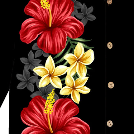 Nahaufnahme: schwarzes Hemd mit rotem Hibiskus und gelben Blüten, umrahmt von Blättern