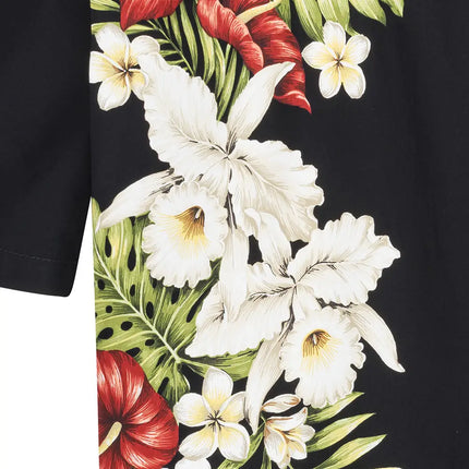 Schwarzes Hemd mit großem weißen Blüten- und Blattmuster im Printbereich