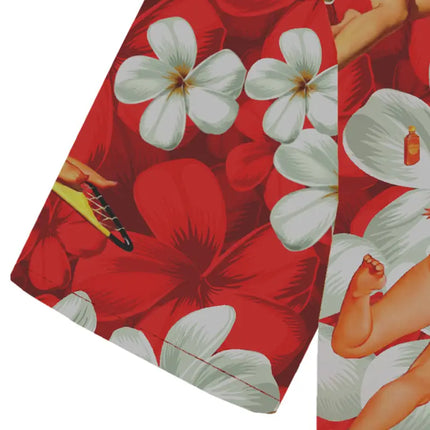 Gespreizte Ansicht: rotes Hemd mit weißen Blumen und Pin-up-Print am Saum