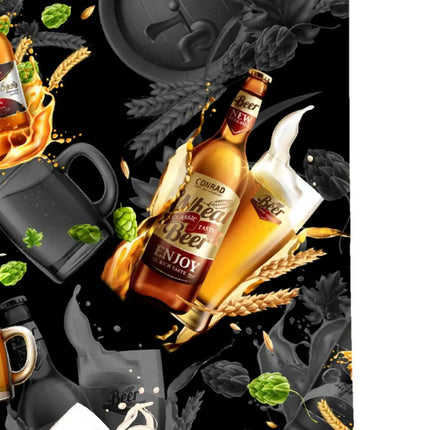 Nahaufnahme: schwarz-grauer Print mit Bierflaschenbündel, Krugdetails und Blättern