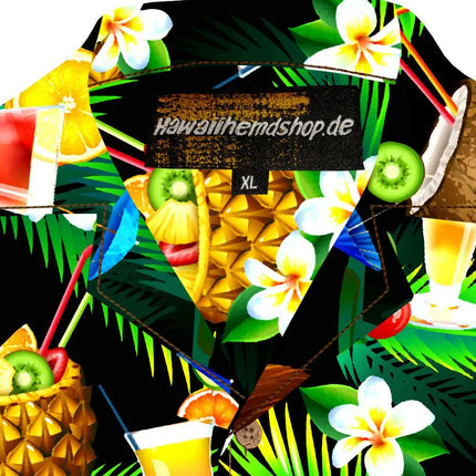 Hemd mit Innenlabel „Hawaiinemdsshop.de“, Größe XL, tropisches Cocktailmuster am Stoff.