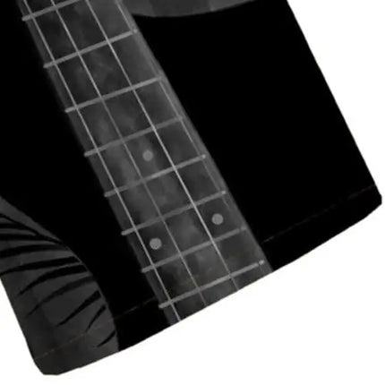 Detalle de camisa hawaiana: vista lateral con estampado de cuadrícula de una parte del ukelele